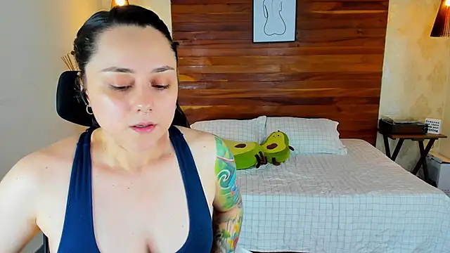 KatherineBond online show from March 5, 7:38 pm