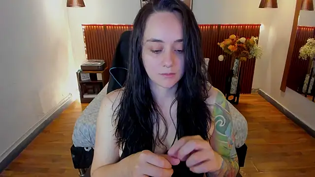 Snapshot of KatherineBond chatting on May 8, 7:08 pm KatherineBond online show from May 8, 7:08 pm