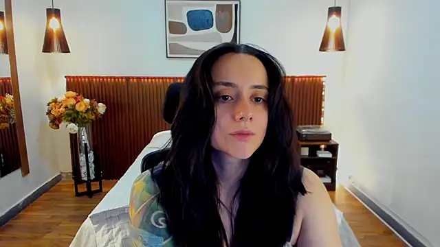 Snapshot of KatherineBond chatting on June 22, 6:38 pm KatherineBond online show from June 22, 6:38 pm