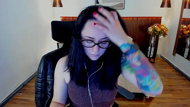 Snapshot of KatherineBond chatting on July 23, 5:33 pm KatherineBond online show from July 23, 5:33 pm