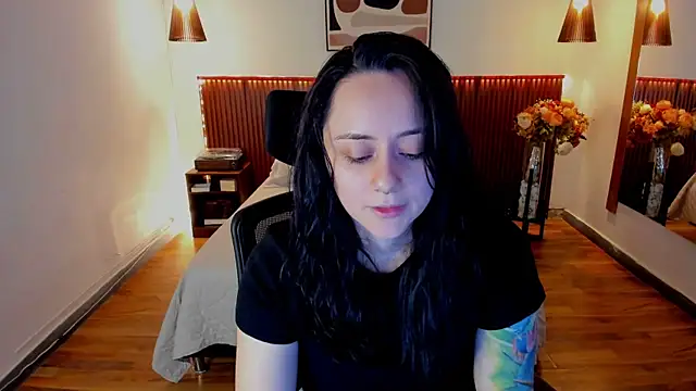 Snapshot of KatherineBond chatting on July 31, 4:17 pm KatherineBond online show from July 31, 4:17 pm