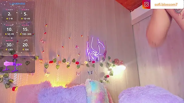 Sofi Blossom online show from May 13, 9:00 pm