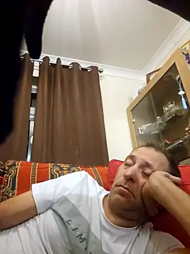 Snapshot of meateater1 chatting on November 25, 2:33 am meateater1 online show from November 25, 2:33 am