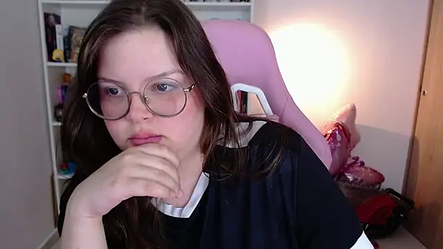 Snapshot of Gabiwaifu chatting on June 6, 8:24 pm Gabiwaifu online show from June 6, 8:24 pm