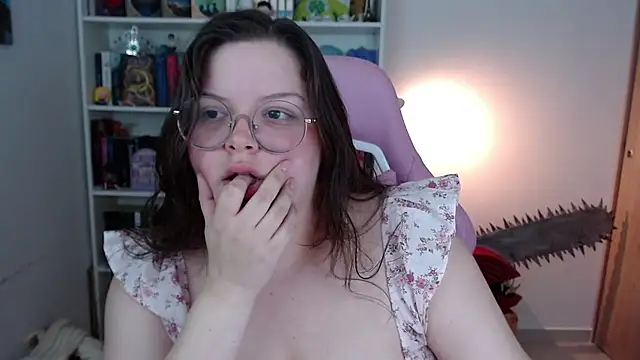 Snapshot of Gabiwaifu chatting on July 5, 12:39 am Gabiwaifu online show from July 5, 12:39 am