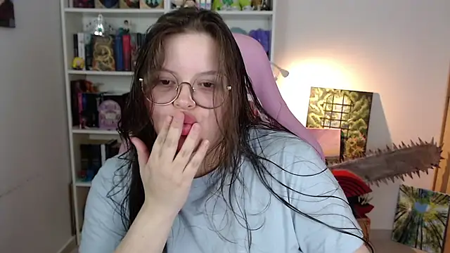 Snapshot of Gabiwaifu chatting on July 10, 3:55 am Gabiwaifu online show from July 10, 3:55 am