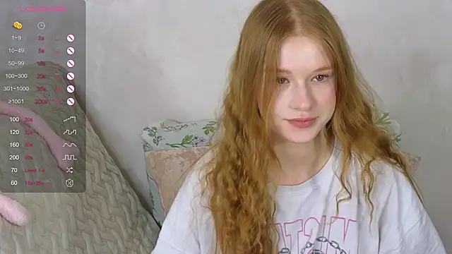 Snapshot of TrissMerigold9 chatting on February 11, 11:22 pm TrissMerigold9 online show from February 11, 11:22 pm