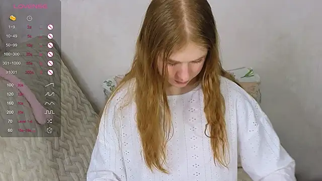 Snapshot of TrissMerigold9 chatting on February 14, 11:20 pm TrissMerigold9 online show from February 14, 11:20 pm