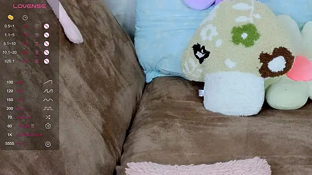 Snapshot of TrissMerigold9 chatting on October 8, 9:12 pm TrissMerigold9 online show from October 8, 9:12 pm