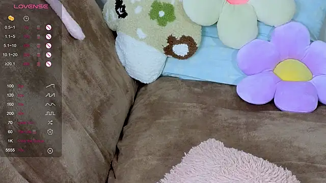 Snapshot of TrissMerigold9 chatting on October 9, 9:24 pm TrissMerigold9 online show from October 9, 9:24 pm