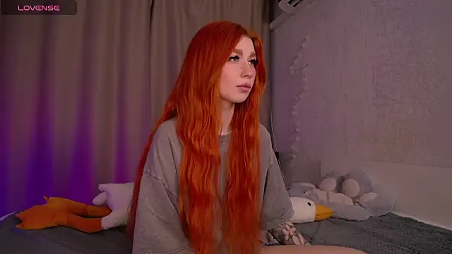 Snapshot of Evaa_Moonn_ chatting on December 13, 2:05 pm Evaa Moonn  online show from December 13, 2:05 pm