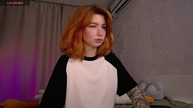 Snapshot of Evaa_Moonn_ chatting on September 12, 5:29 am Evaa Moonn  online show from September 12, 5:29 am