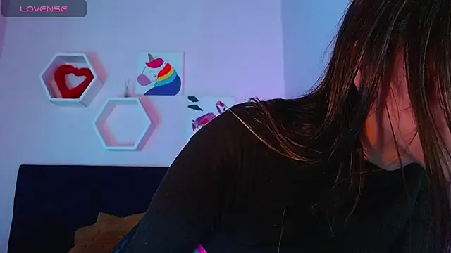 AnnaliOlsenX online show from January 7, 4:27 pm