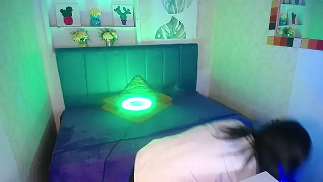 AnnaliOlsenX online show from February 20, 1:51 pm