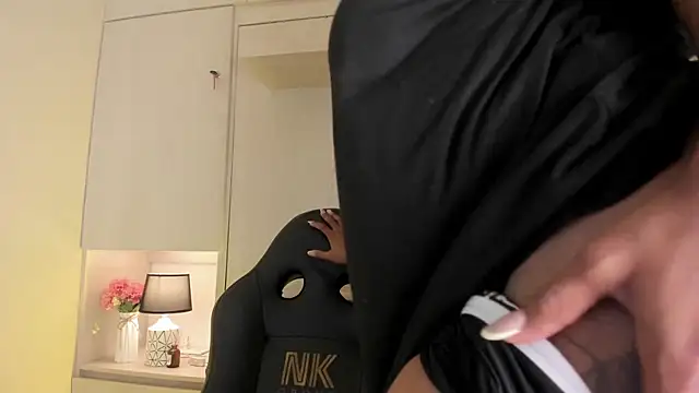 tamaraa smiith online show from February 22, 12:26 pm