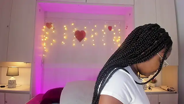 tamaraa smiith online show from March 6, 7:43 pm