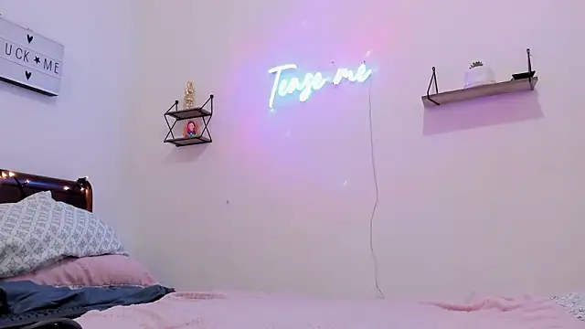 Manuela monroe online show from January 8, 3:09 am