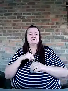 Snapshot of Bayou_Woman68 chatting on October 29, 10:33 pm Bayou Woman68 online show from October 29, 10:33 pm