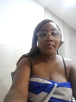 Snapshot of Adelehottman chatting on May 16, 1:32 pm Adelehottman online show from May 16, 1:32 pm