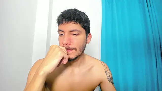 Snapshot of daniel_sexy777 chatting on February 11, 12:26 am daniel sexy777 online show from February 11, 12:26 am