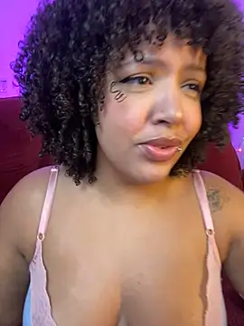 Snapshot of 99_Lilith chatting on June 18, 12:33 am 99 Lilith online show from June 18, 12:33 am