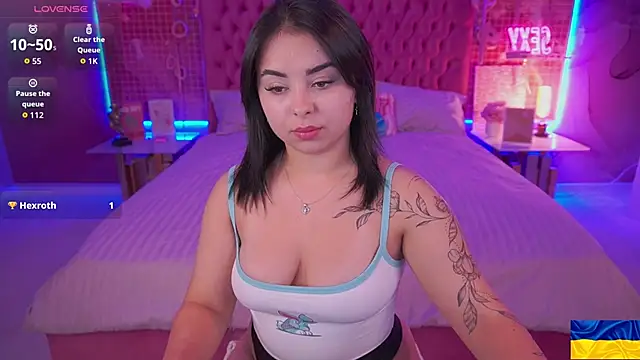 SusieWood online show from October 20, 7:14 pm