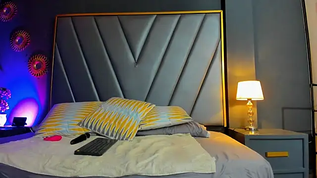 BrendaAdams  online show from February 10, 11:36 am