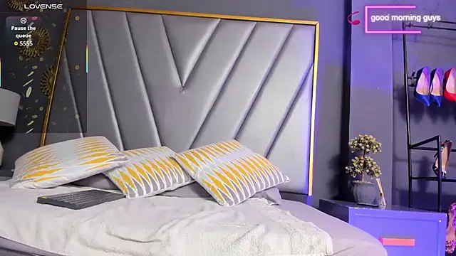 BrendaAdams  online show from February 26, 10:36 am