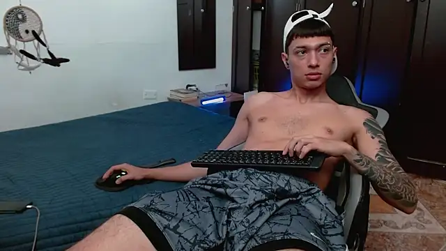 aaron blug online show from December 18, 4:35 pm