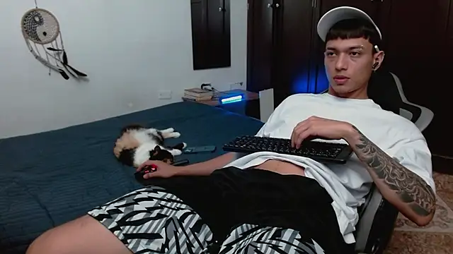 aaron blug online show from December 20, 12:18 am