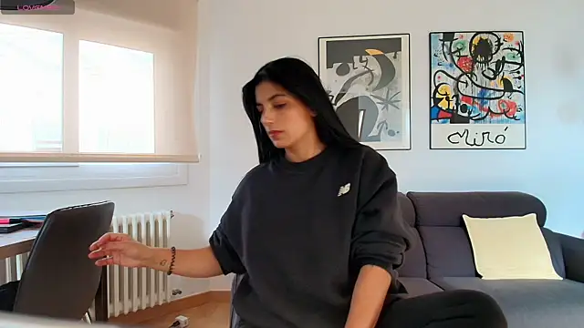 Arya 33 online show from October 27, 10:19 am