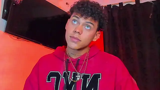 Snapshot of visaelX chatting on December 24, 11:11 pm visaelX online show from December 24, 11:11 pm