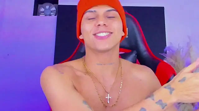 Snapshot of visaelX chatting on January 18, 6:45 am visaelX online show from January 18, 6:45 am