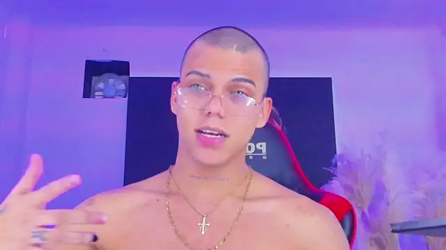 Snapshot of visaelX chatting on January 18, 9:56 am visaelX online show from January 18, 9:56 am