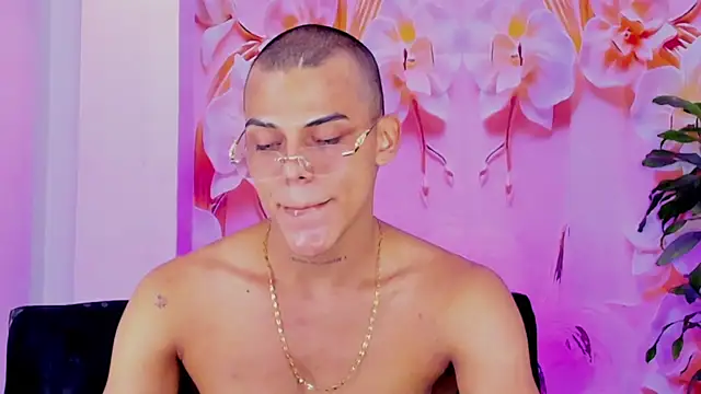 Snapshot of visaelX chatting on January 19, 5:28 pm visaelX online show from January 19, 5:28 pm