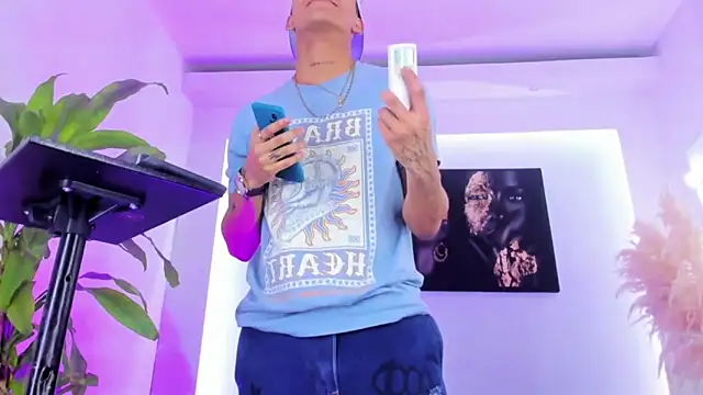 Snapshot of visaelX chatting on January 29, 12:24 pm visaelX online show from January 29, 12:24 pm