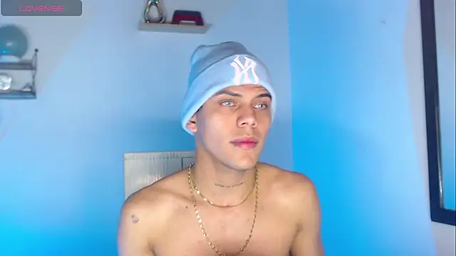 Snapshot of visaelX chatting on March 4, 4:27 am visaelX online show from March 4, 4:27 am