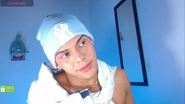 Snapshot of visaelX chatting on March 17, 8:51 am visaelX online show from March 17, 8:51 am