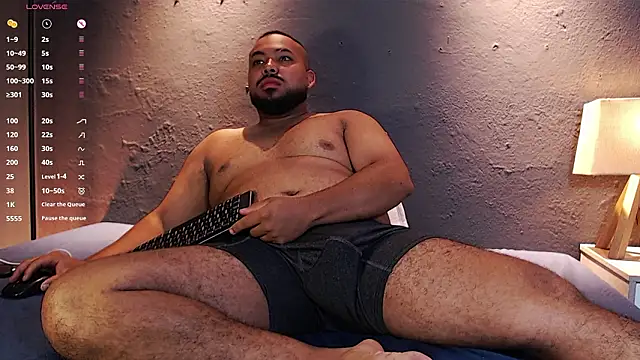 Snapshot of DilanJonnes_ chatting on February 4, 5:19 pm DilanJonnes online show from February 4, 5:19 pm