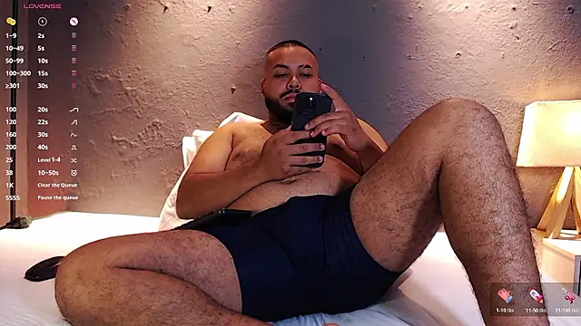 Snapshot of DilanJonnes_ chatting on February 6, 11:41 pm DilanJonnes online show from February 6, 11:41 pm