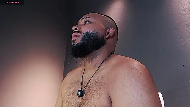 Snapshot of DilanJonnes_ chatting on March 4, 5:41 pm DilanJonnes online show from March 4, 5:41 pm