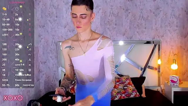 Snapshot of dominic_thailor chatting on September 21, 2:19 pm dominic thailor online show from September 21, 2:19 pm