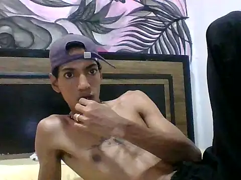 Snapshot of AlbertBigCock chatting on July 9, 5:55 am AlbertBigCock online show from July 9, 5:55 am