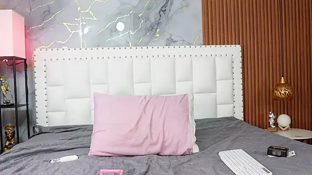 Snapshot of indianschoolgirl chatting on June 16, 7:49 pm indianschoolgirl online show from June 16, 7:49 pm