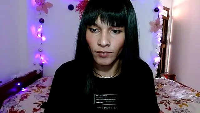 carolinemiller7 online show from December 29, 9:41 pm