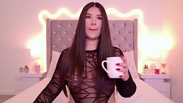 JuliaSUMMERS2022 online show from December 3, 10:52 pm