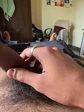 Snapshot of hairydude49 chatting on July 3, 6:42 am hairydude49 online show from July 3, 6:42 am