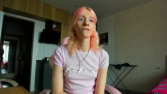 Snapshot of _Alice_Kitty chatting on June 29, 11:21 am Alice Kitty online show from June 29, 11:21 am
