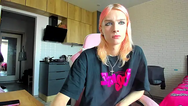 Snapshot of _Alice_Kitty chatting on July 3, 2:01 pm Alice Kitty online show from July 3, 2:01 pm