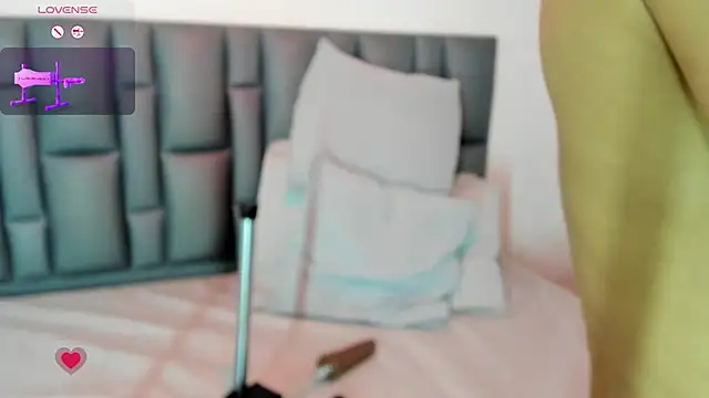 Snapshot of Abbyadams chatting on November 17, 3:12 am Abbyadams online show from November 17, 3:12 am